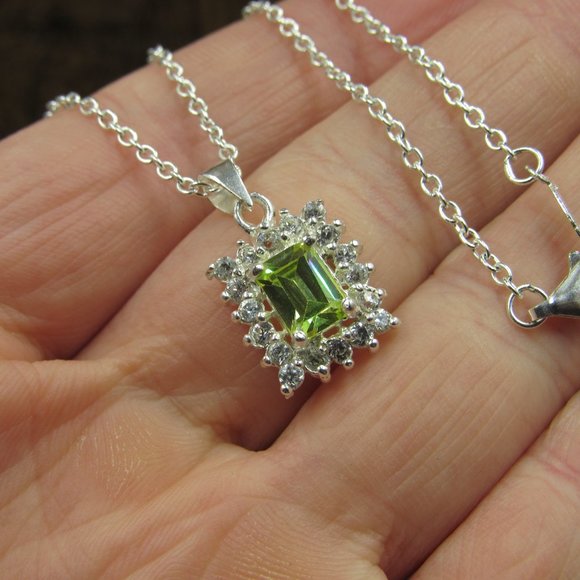18" Sterling Silver Emerald Cut Green Cubic Zirconia Halo Necklace Vintage - Picture 3 of 7